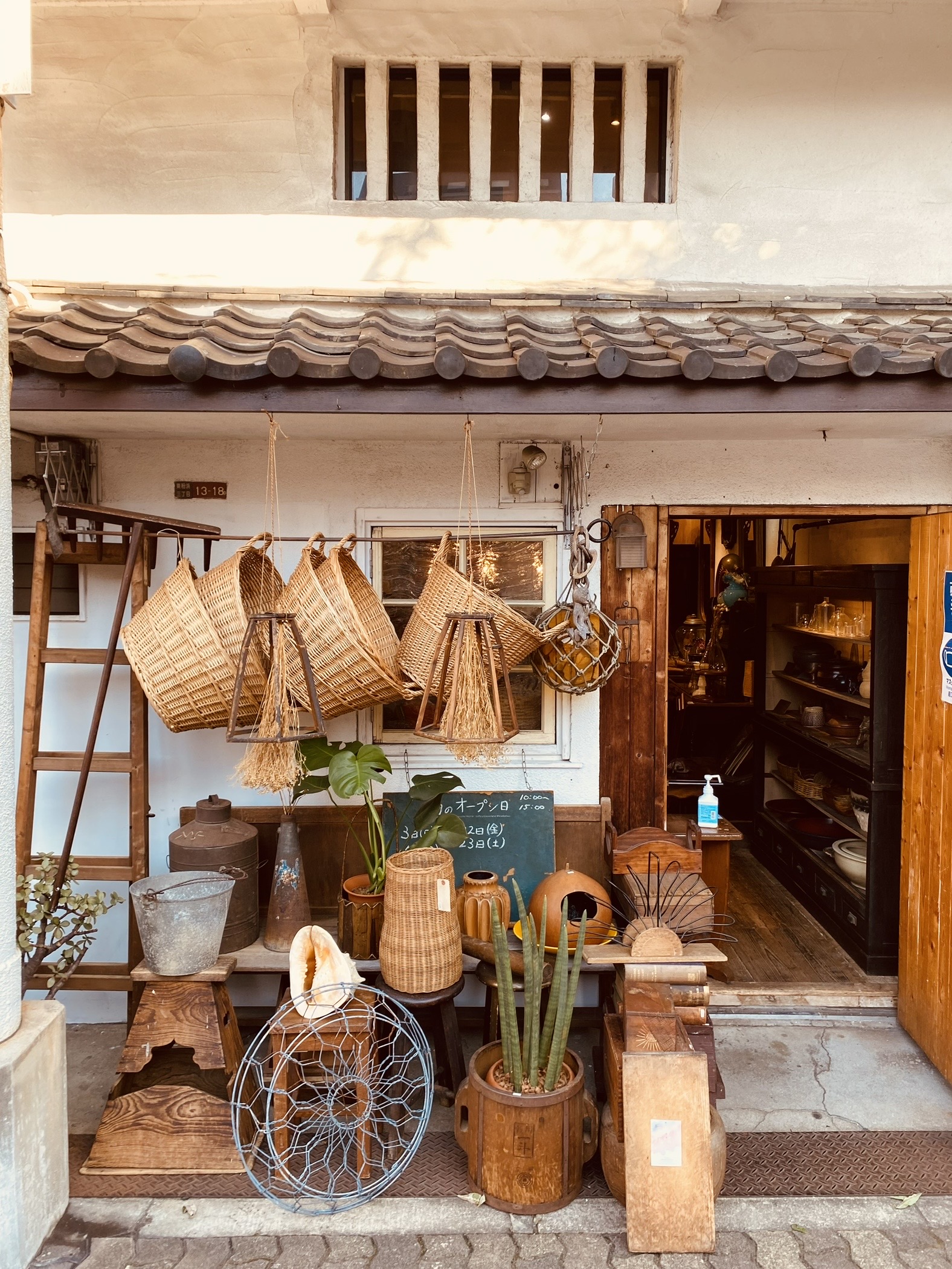 asagiri furniture（大阪）