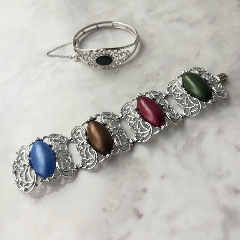 Sarah Coventryブレスレット。1974年Filigree Onyx、1960年Carrousel
