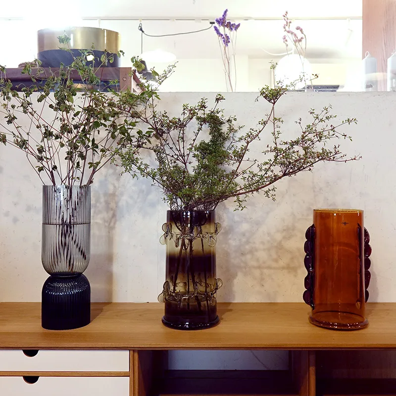 北欧ブランドの花瓶たち。様々なデザイン、サイズをご用意しておりますのでお気に入りを見つけてください。