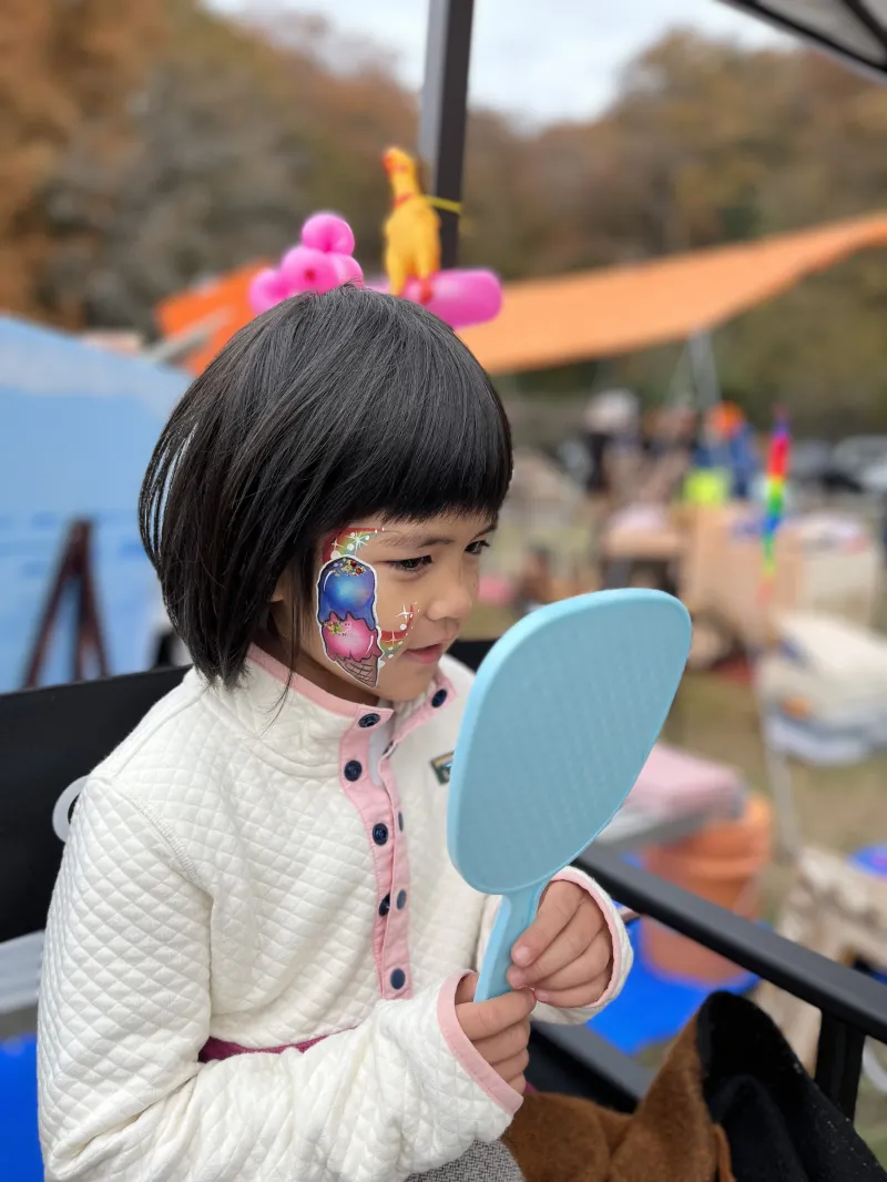 アイスクリームペイントで涼しげに。カップにしますか？　コーンにしますか？