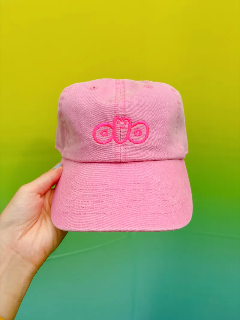 ちょうちょの刺繍が目印UKIUKI CAP