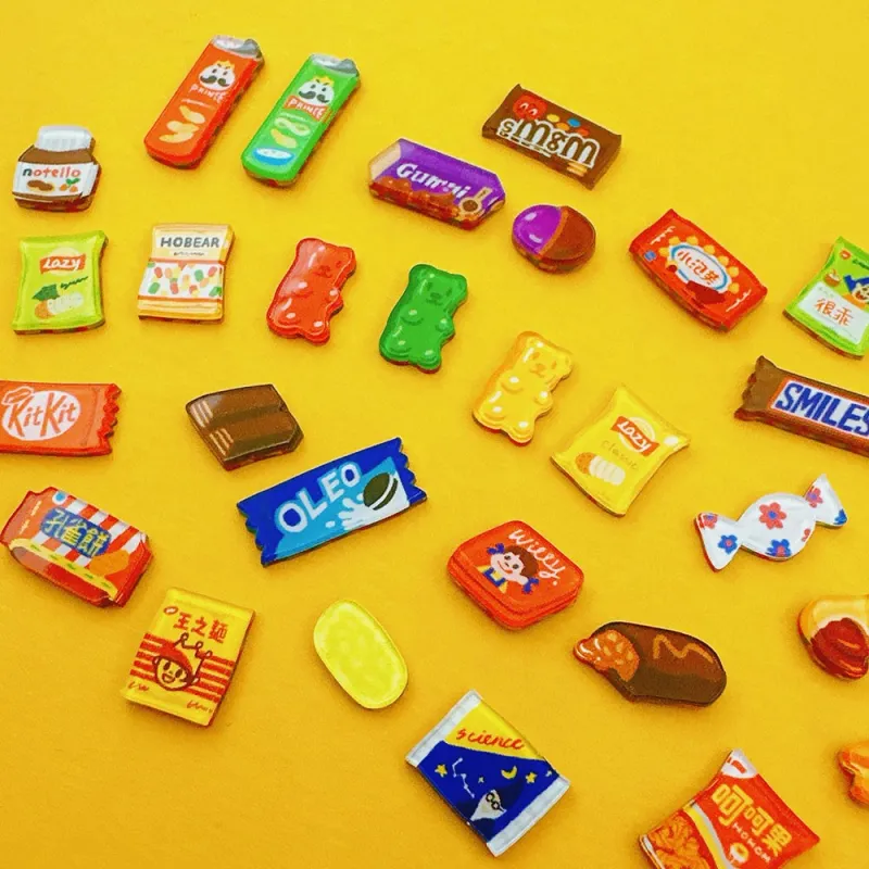 台湾発。お菓子のおかしなピンブローチにイヤリング