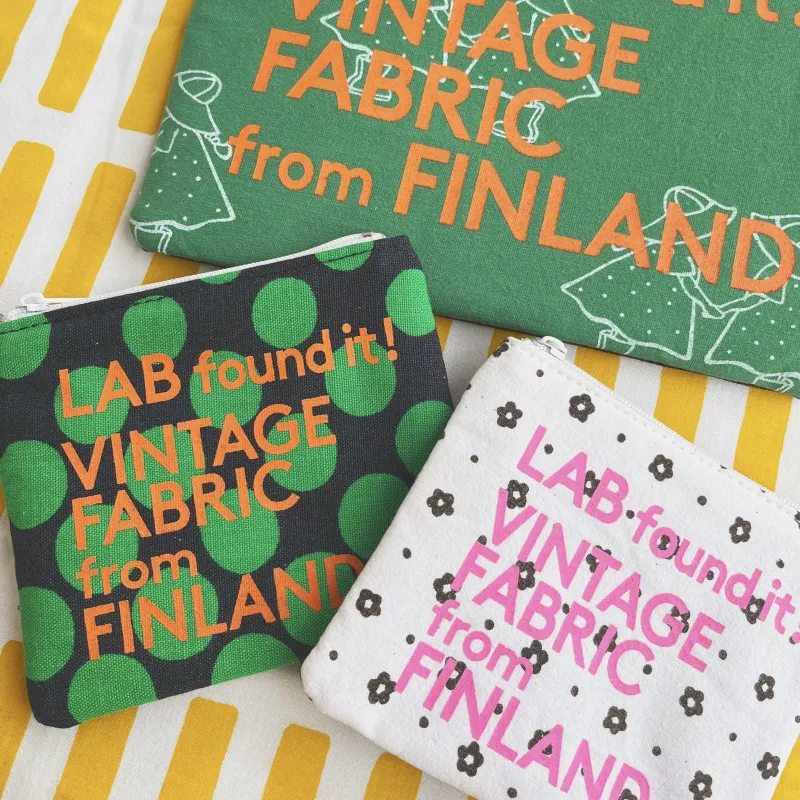 LIFE AND BOOKSの人気商品、VINTAGEFABRICポーチ。古い生地をアップサイクル。どれも1点ものです。
