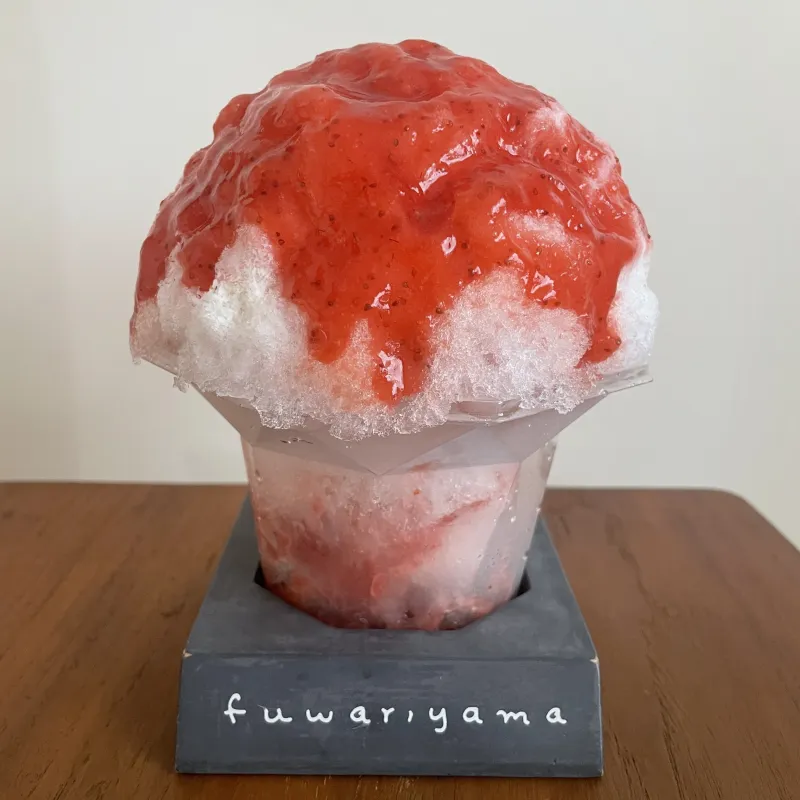 「生いちごミルク」    静岡産の生いちごを贅沢に使用した定番の一杯。