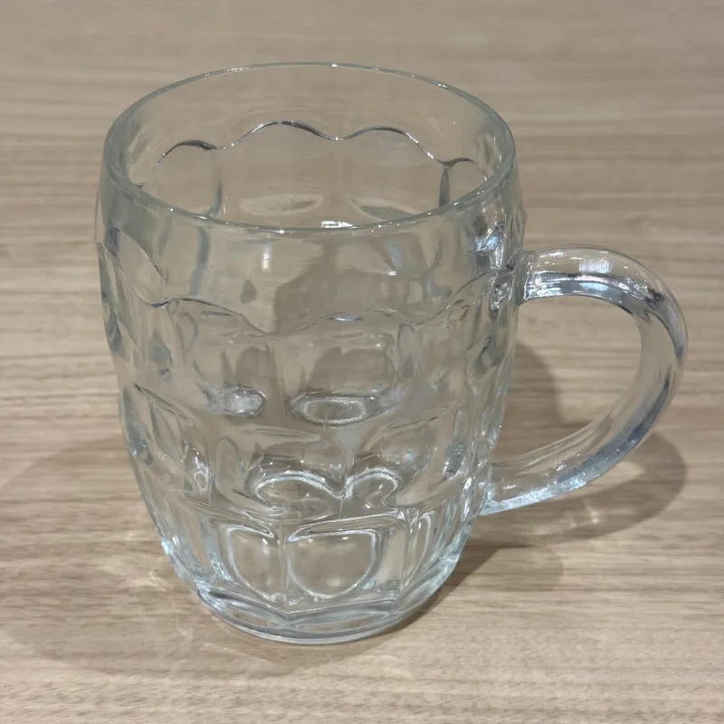 暑い夏はイギリスのパブで使われていたビアジョッキでビールはいかがですか？
