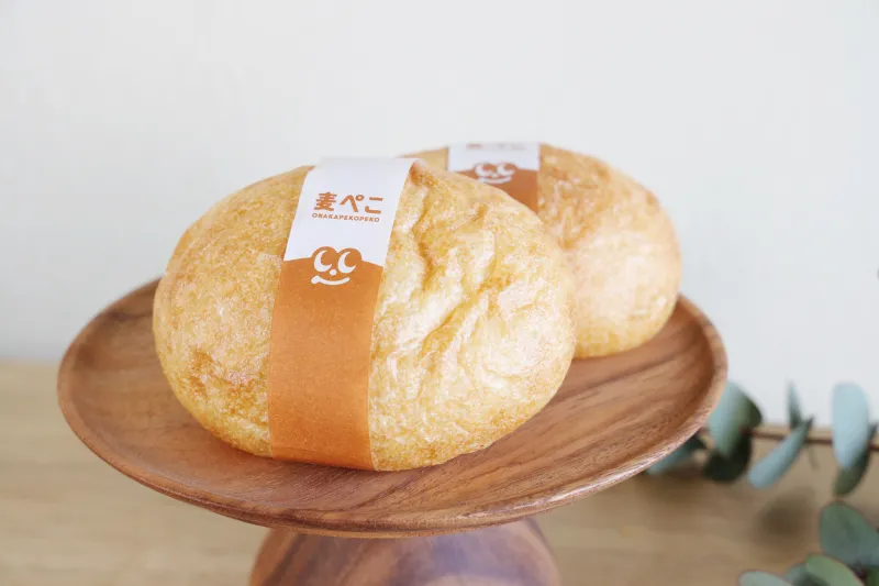 当店の看板商品  北海道産“キタノカオリ ”を100%使用。もちもちとこむぎの甘さがシンプルで美味しいお食事ぱん。