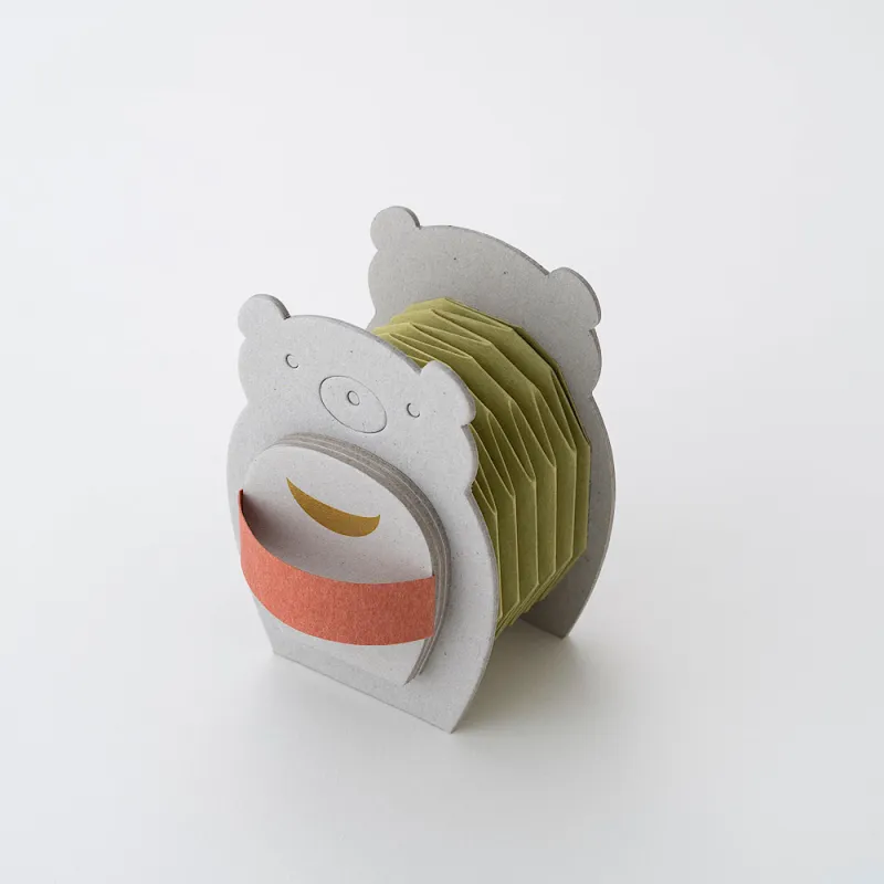 紙の楽器ペパニカ、くまモチーフのキュートな音が鳴るアコーディオン製作キットです。