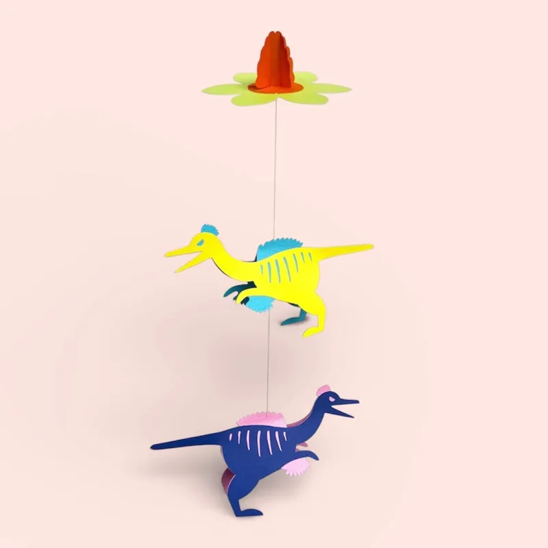 「ヴェロキラプトル」。古代のお花と色違いの2匹がかわいい！