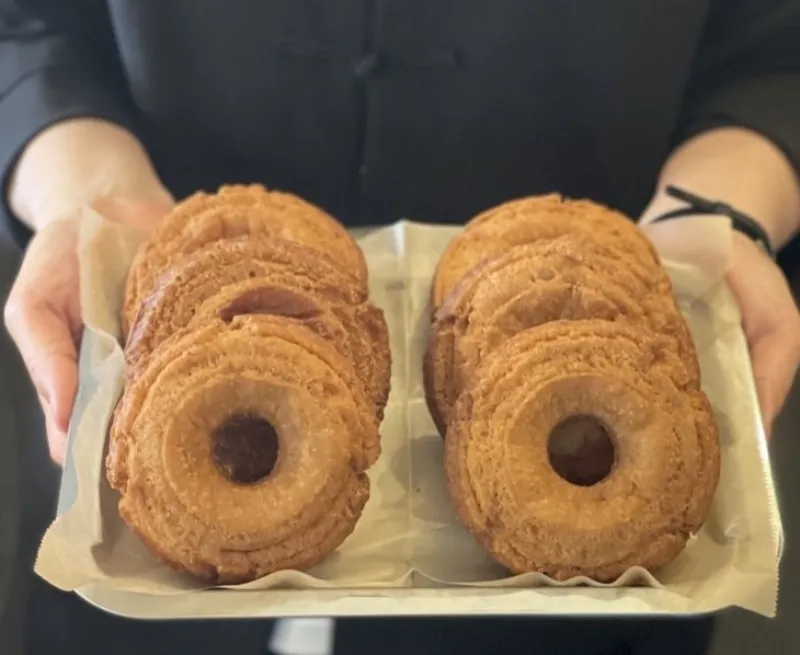 国産小麦、きび砂糖、フランス産発酵バター使用のオールドファッション。