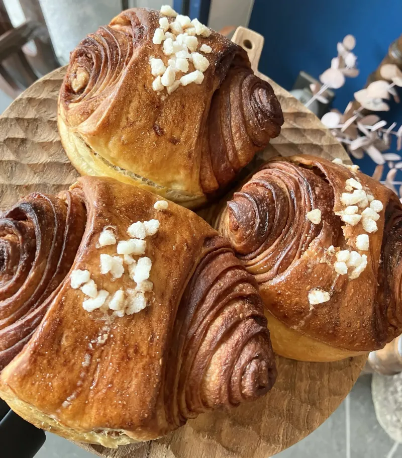 チョコチップシナモンロールは秋にぴったりのお味です。会場で美味しいコーヒーと合わせてぜひ召し上がってください。