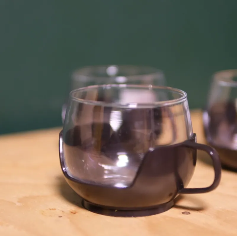 プラスチック製の土台のついたドイツの「メリタ」のカップ