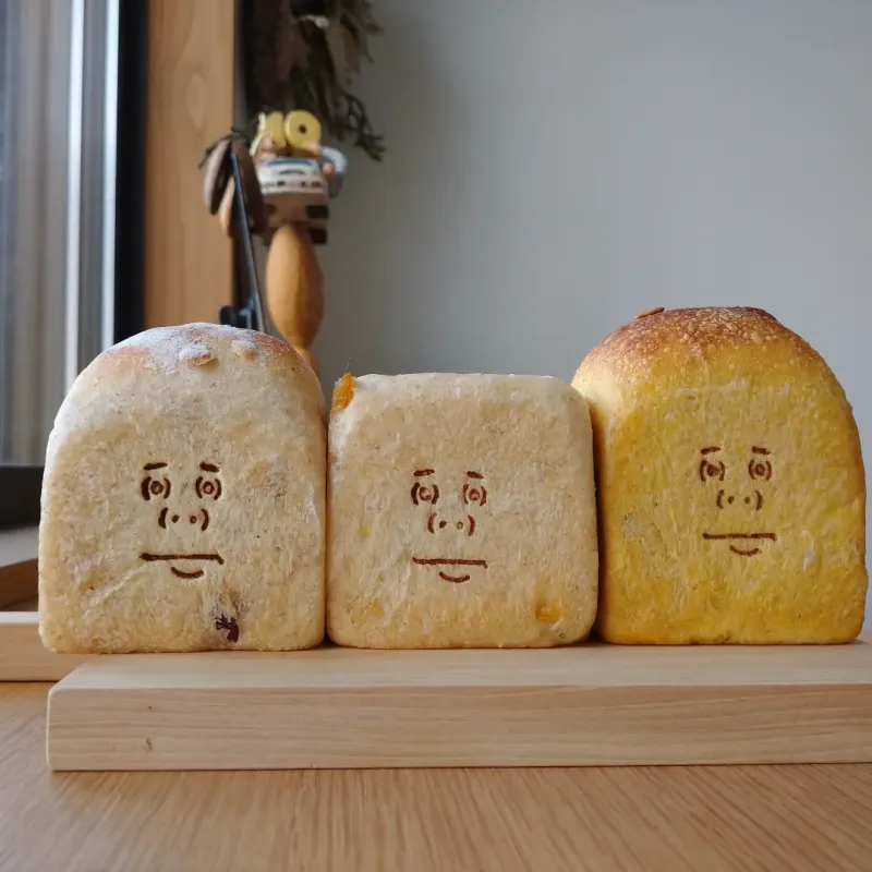 makomoさんのかっこいい顔が印象的な豆乳食パンは、自家製酵母ならではの旨味と少し酸味のある生地の味わい。