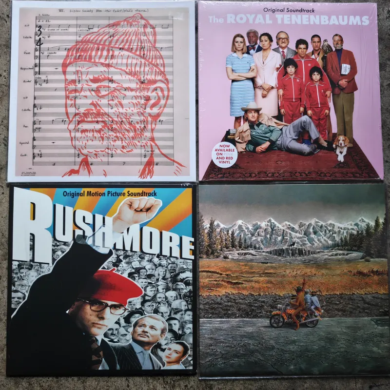 当店の屋号は映画のタイトルから。なので映画のサントラ強めの品揃え。ウェス・アンダーソン監督作品沢山持って行きます。