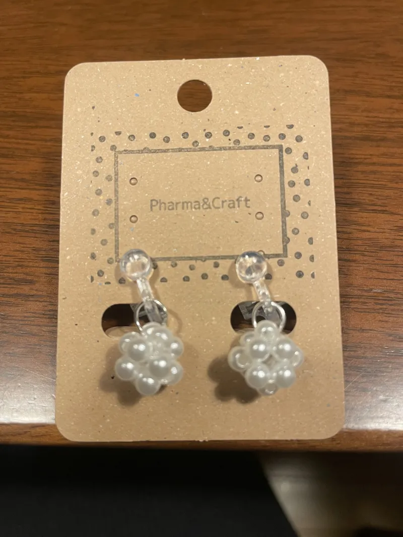 今回はビーズを編んで作ったものにもチャレンジ！　出店初登場です。