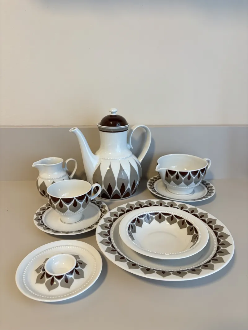 創業100年を超えるインゼル社の図鑑シリーズ。キノコ、鳥類、植物、鉱物など