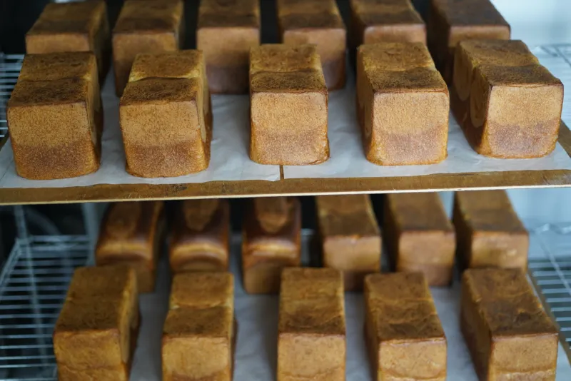 「角食パン」発酵と熟成に時間をかけて旨味を引き出したもっちりしっとり角食パン