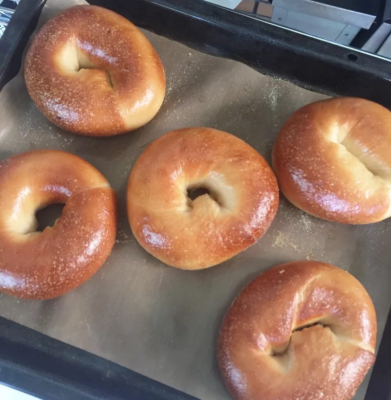 「米麹ベーグル」米麹酵母で発酵させたもちもちベーグル。「はるゆたかブレンド」を100%使用しています。