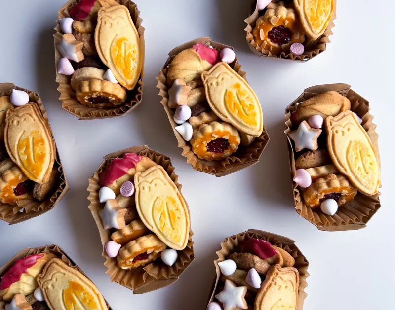 フランス産小麦や発酵バター、岩塩など素材にこだわった風味豊かなクッキーのバラエティ豊かな詰め合わせ