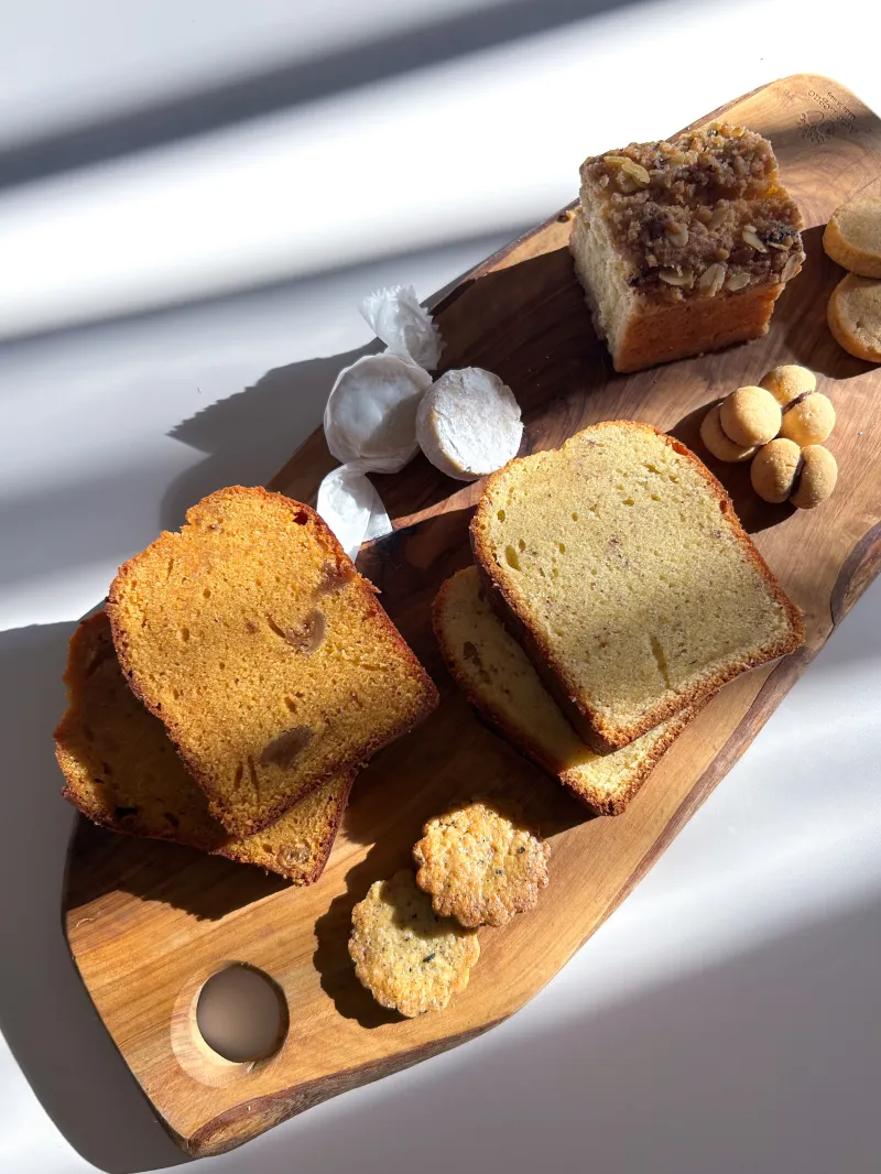 お酒やスパイスを使用した香りを愉しむバターケーキ