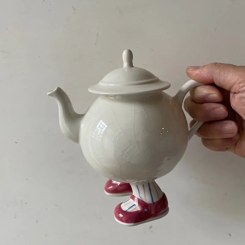 「カールトンウェア」の足付きのポットです。