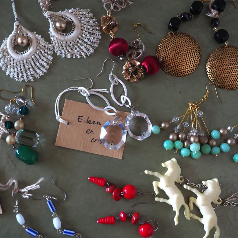 ヴィンテージパーツを使用した作家もののアクセサリー