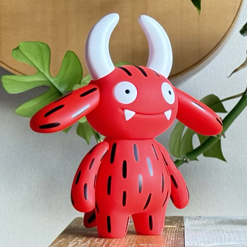 絵本「かいじゅうポポリはこうやっていかりをのりきった」の主人公ポポリのソフビフィギュアです。原型は「HUMANROBOT」