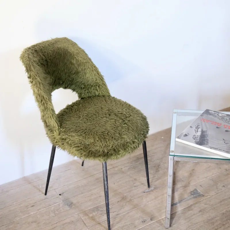 毎度ご好評いただいているファーチェアシリーズ。70年代頃のアイテムをお持ちします。