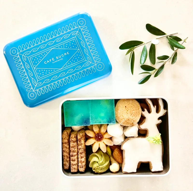 北欧の森をイメージしたクッキー缶。