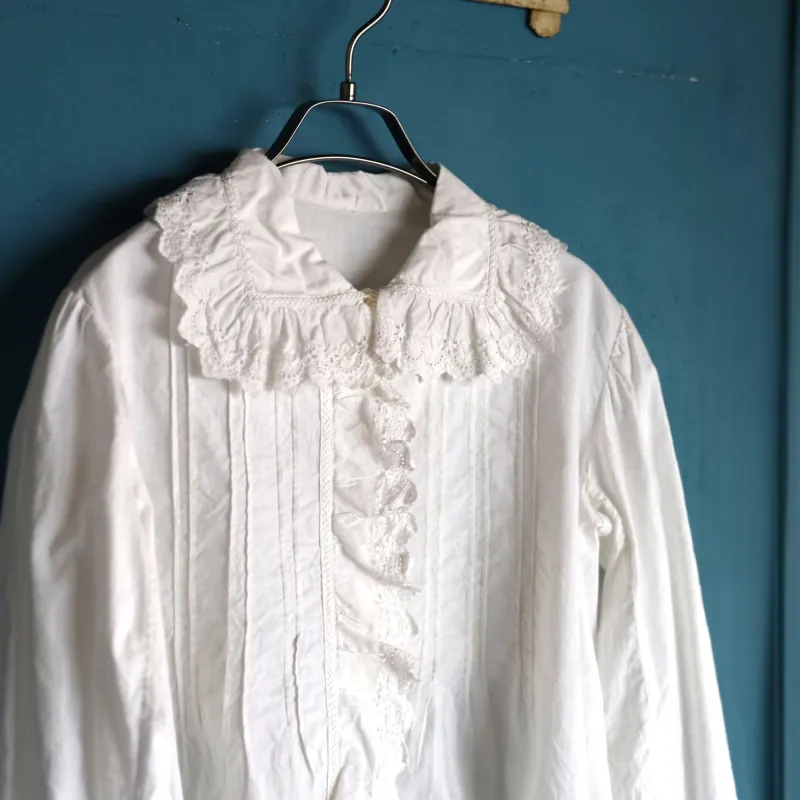 カットワーク手刺繍が美しいフランスアンティークブラウス