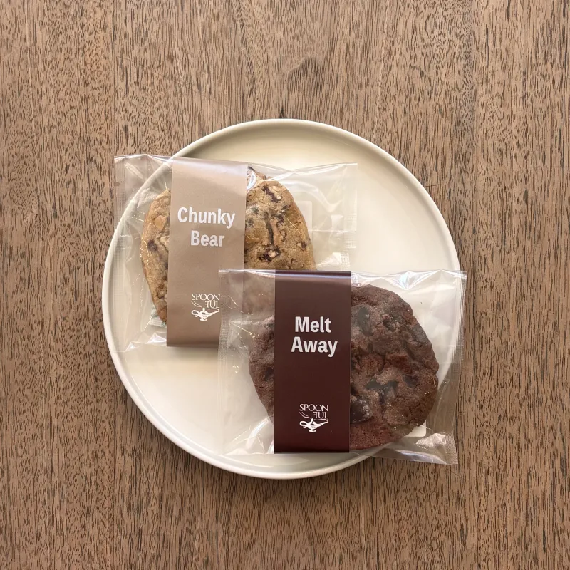 ココアとスイートチョコの「メルトウェイ」とキャラメルチョコとピーカンナッツの「チャンキーベア」