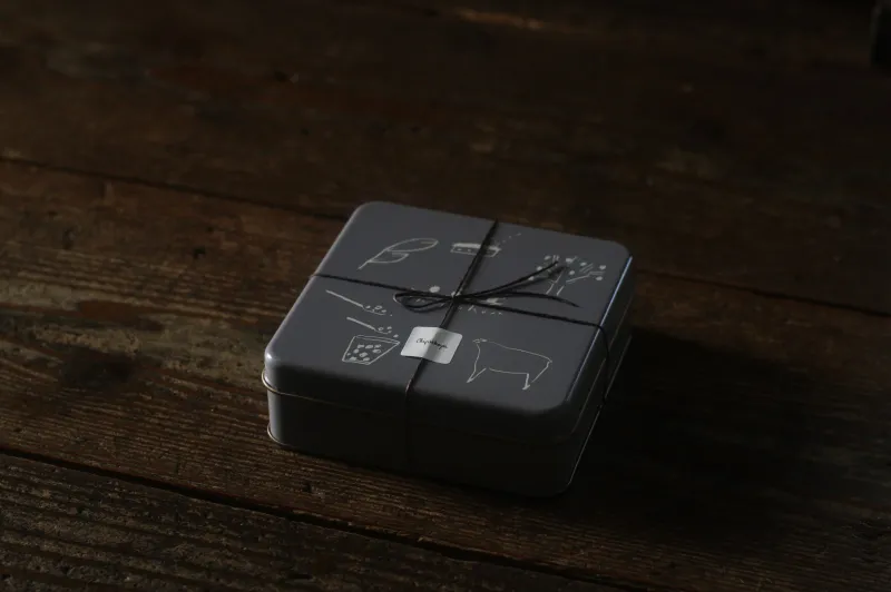 「おやつ缶」静岡小麦ベースの素朴な焼き菓子詰め合わせ。大切な方への贈りものや季節のご挨拶に。頑張っている自分へのご褒美に。