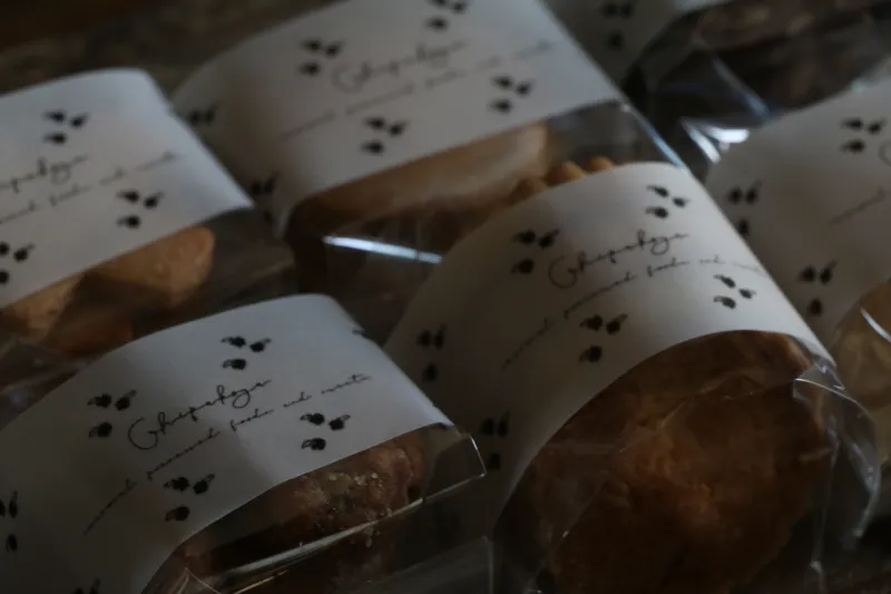 「焼菓子各種」静岡小麦を使用したプラントベースの素朴でやさしいビスケットたち。日々のおやつにどうぞ。