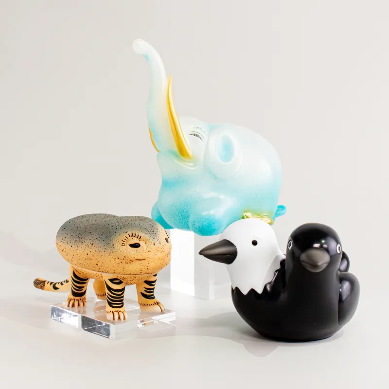 「中空工房 KENELE STUDIO」が手がける、日本の古典芸術を取り入れソフビ化するシリーズ。