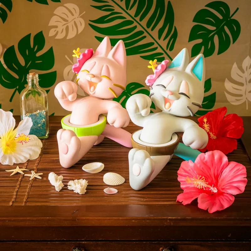 つのがいのオリジナルキャラクター「ハイビチャン」。ココナッツパンツを履いてゴキゲンに歩く姿をソフビで立体化。