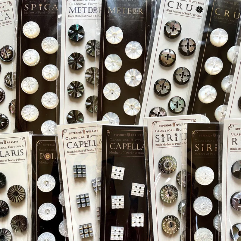 アンティークボタンをモチーフにしたシャツ用のオリジナル貝ボタン