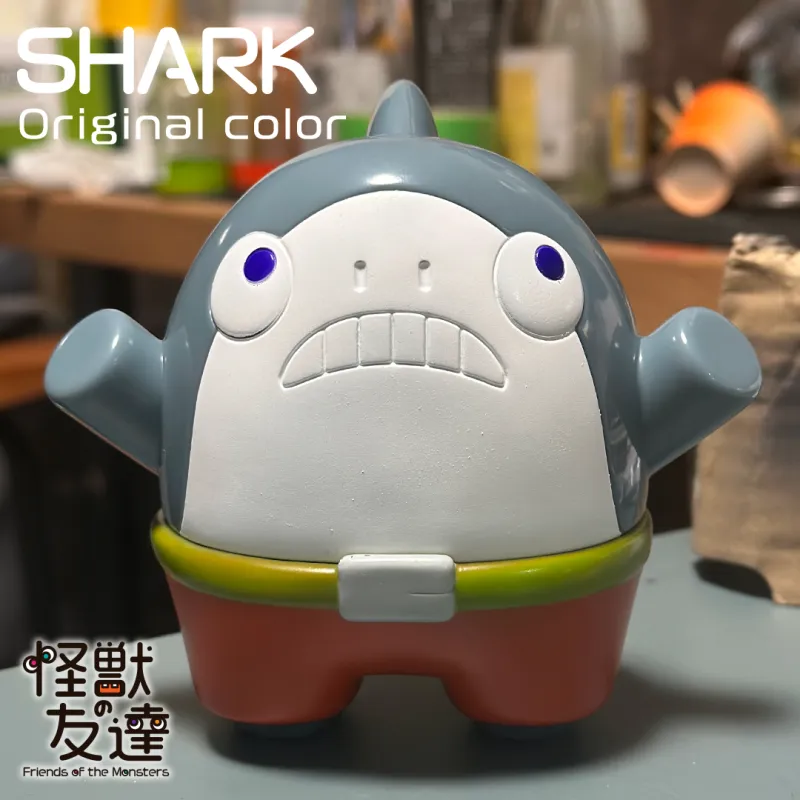 サメによく似た「SHARK」のソフビのオリジナルカラーです