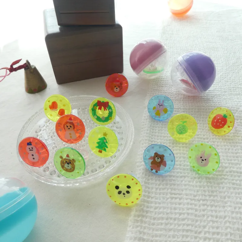 キラキラゆびわガチャ。ひとつひとつ手描き。キラキラかわいいゆびわのガチャです。