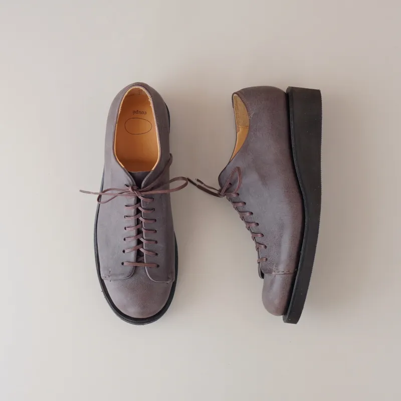 「モンキーシューズ」スニーカーのように日常生活に馴染むデザインです。スポンジソールで作ると軽い履き心地に。