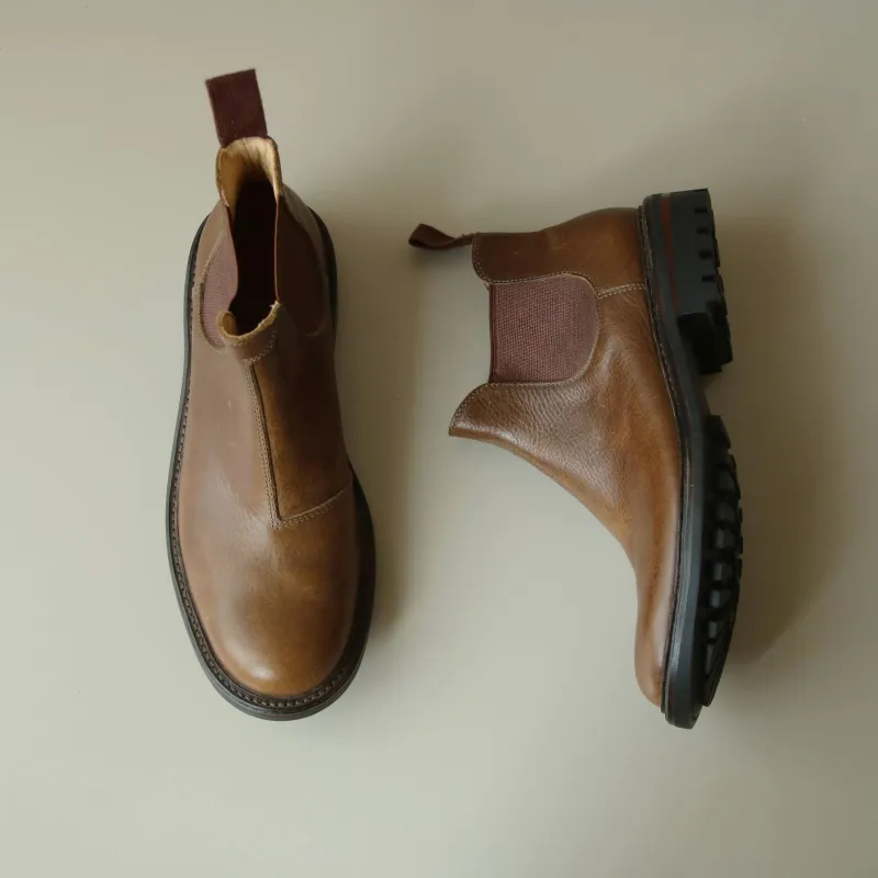 「サイドゴアブーツ」ラバーソールでざくざくと歩いてほしい丈が低めのブーツ。レザーソールやマッケイ製法でも。