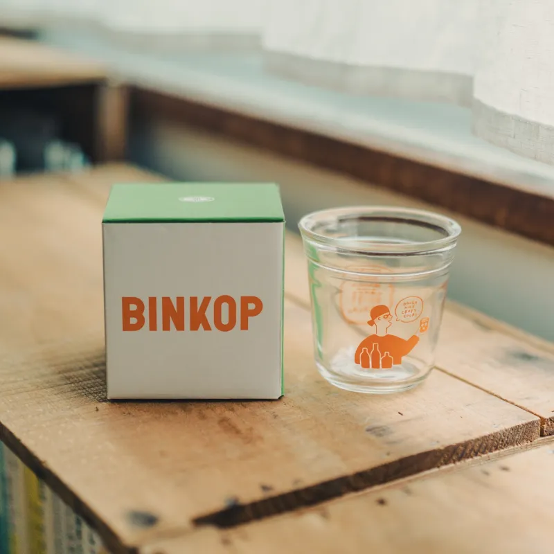 クラフトコーラを楽しむのにぴったり！　オリジナルの瓶コップです。