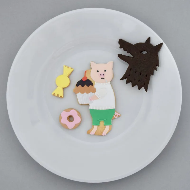 「おやつだブー」（アイシングクッキー）オオカミに狙われている！