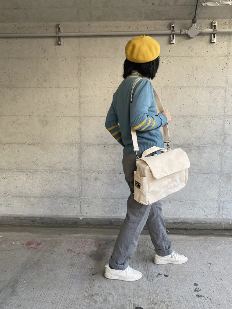 横型シンプルバッグ、マグネットではなく隠しボタンなのがいい！