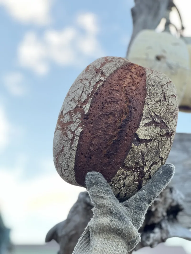 ほのかに香るハチミツの香りとライ麦の香ばしさが食事にぴったりなロッゲンミッシュブロート