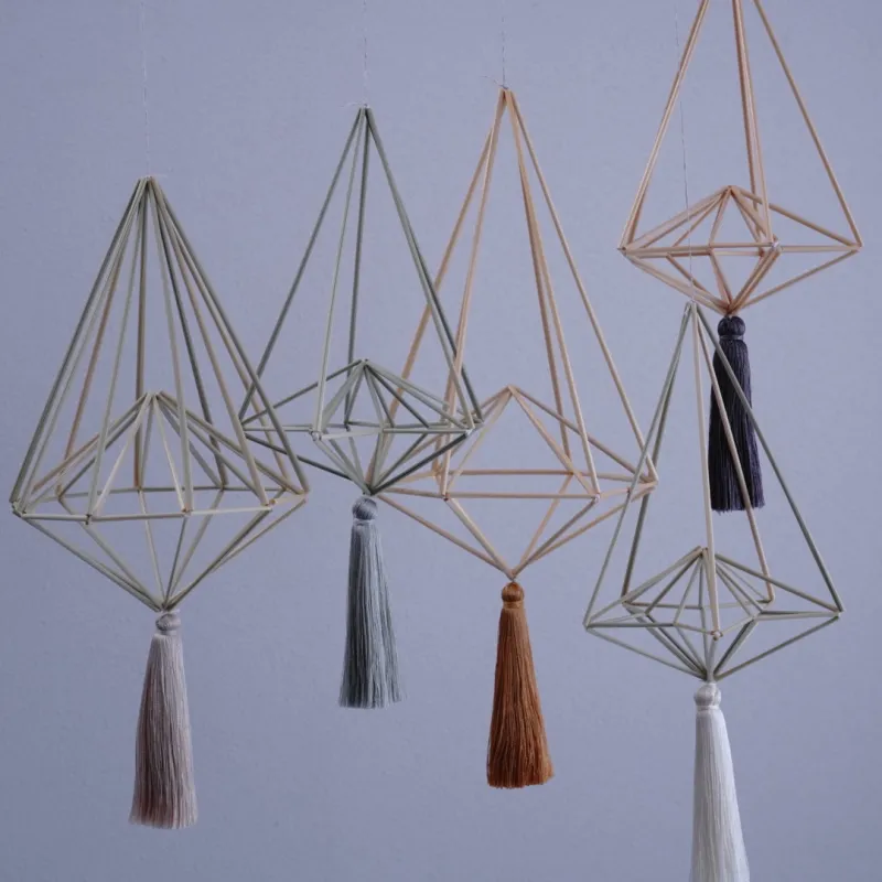 「星ひろい」「仕草」タッセル付きのヒンメリたちは幅広い世代の方に人気があります！