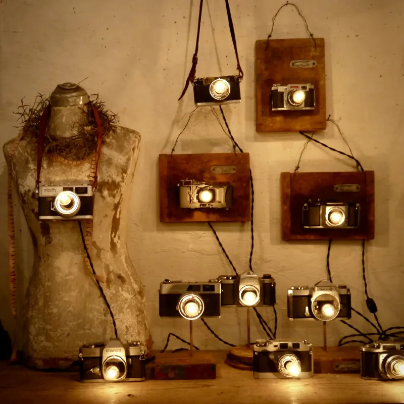 古いフィルムカメラをライトにリメイクしました。