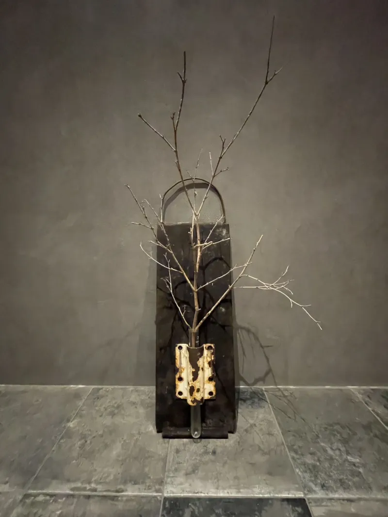 古材のドライの一輪挿し