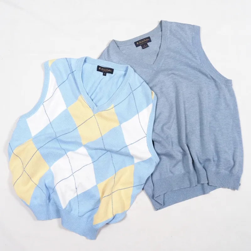 ピマコットンを使用した「BROOKS BROTHERS」のニットベスト