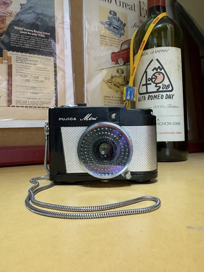 小さくてオシャレなハーフカメラ「フジカミニ」