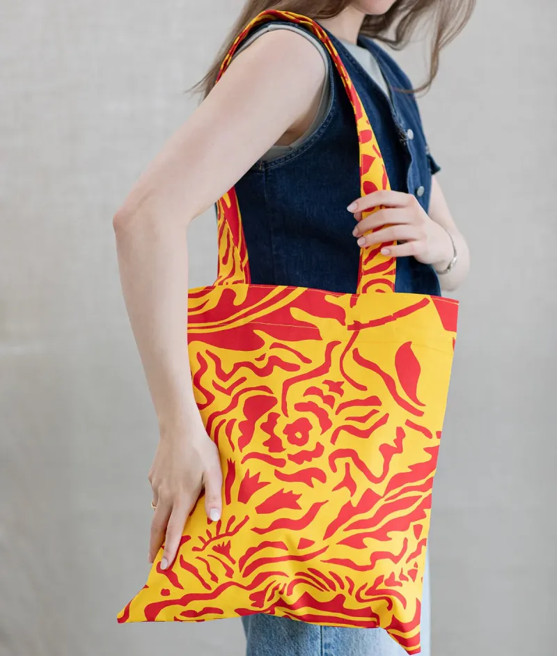 ダンデライオンのイラストをハンドプリントで仕上げた、使い込むほどに馴染むスウェーデン製トートバッグ