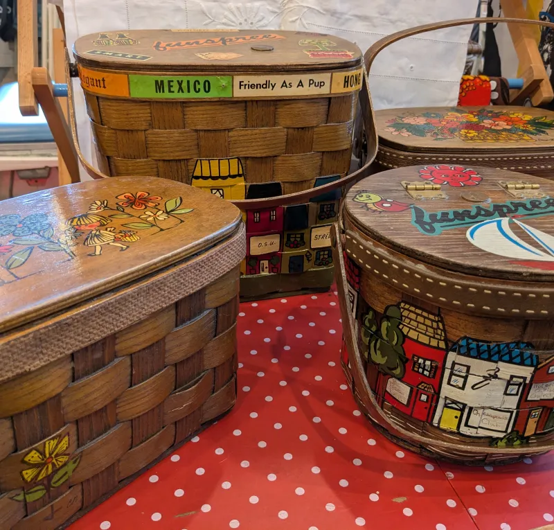 USヴィンテージのカロナンバスケット。ハンドペイントなので全て1点物です。